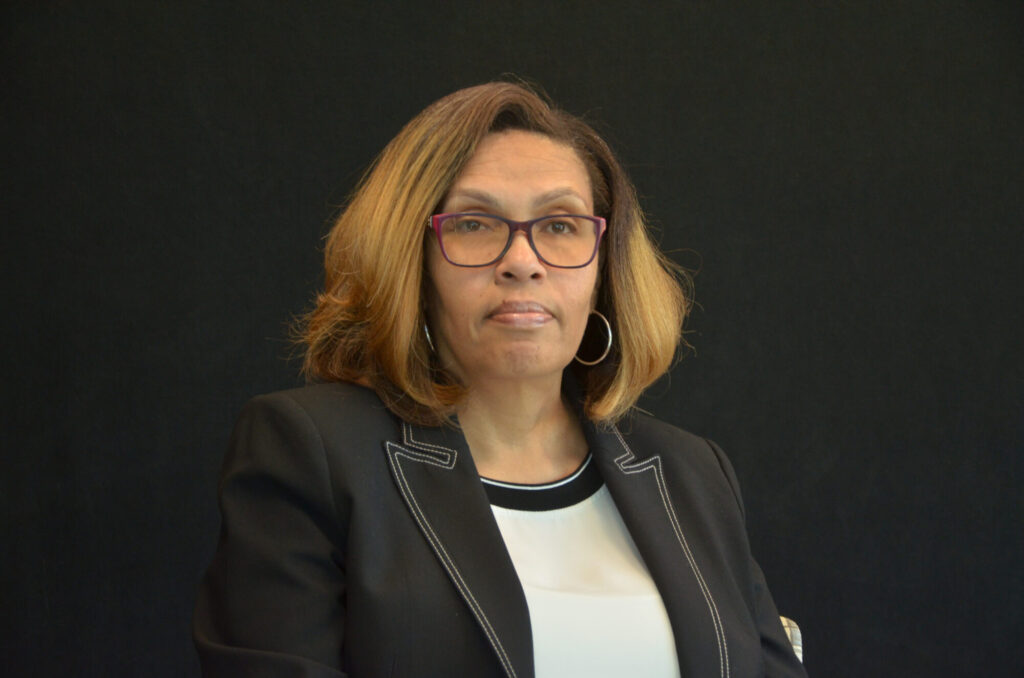 Tracy oscar head shot edit